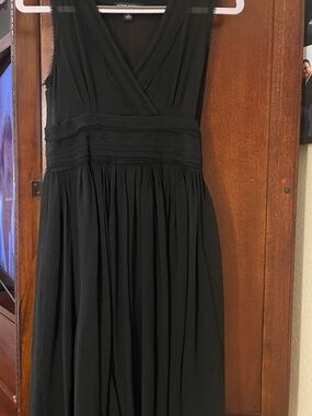 Banana Republic Black Sleeveless V-Neck Midi Dress